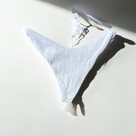 🌻NEW w.tag L*Space White Pointelle Ribbed Cabana Bitsy Bikini Bottom Size L $88 - Picture 6 of 10